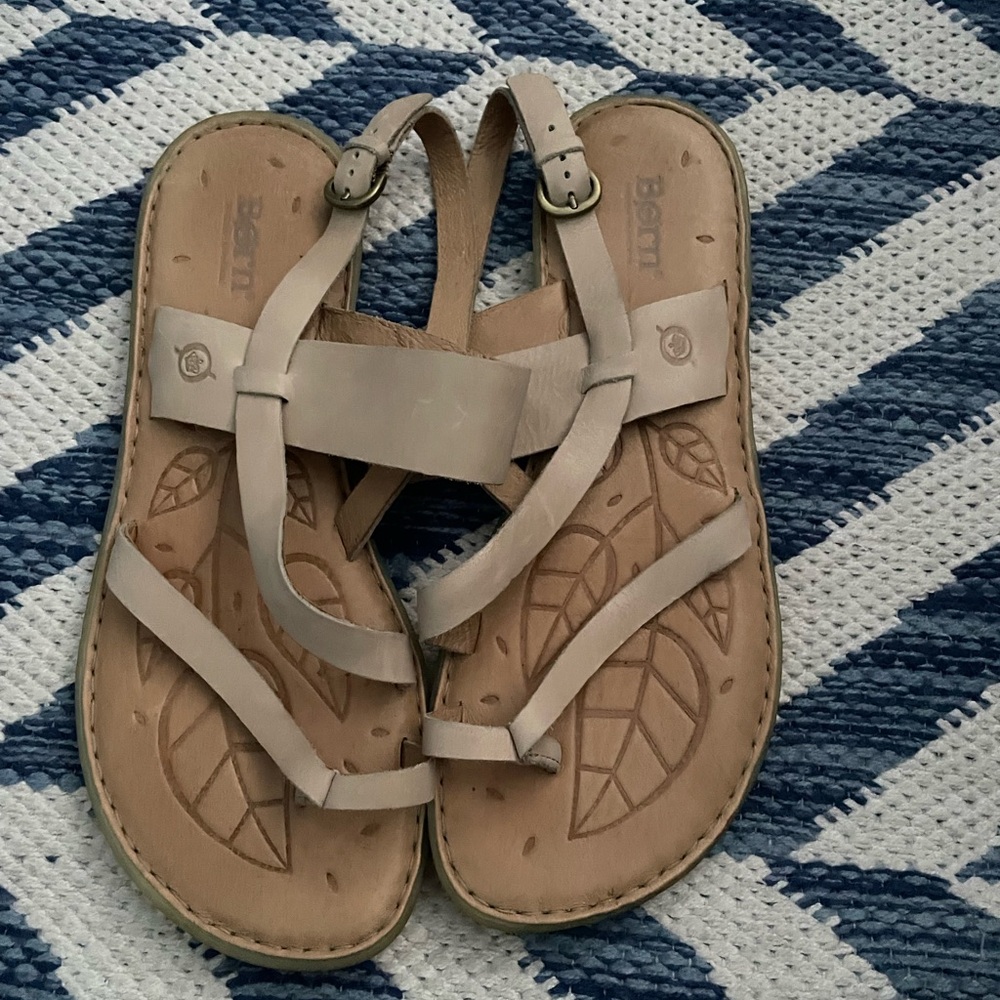 Born sandals